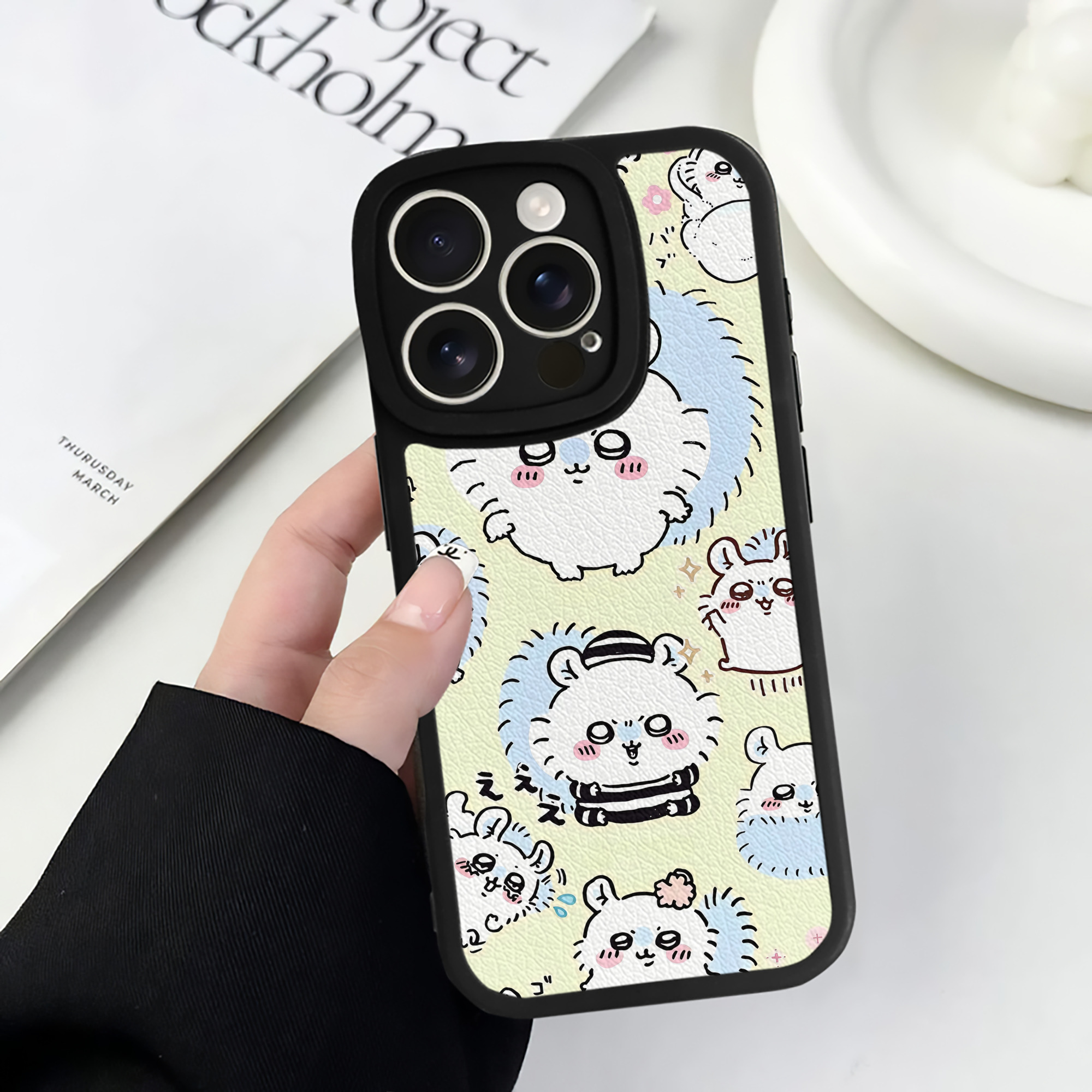 （画像用） ちいかわ Chii-kawa 【iPhone 16シリーズ対応】シリコンスマホケース（レザー調） 材質：シリコン